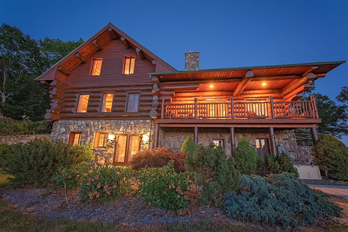 Timberroot Rustic Retreats, Holiday Home in Lookout Mountain