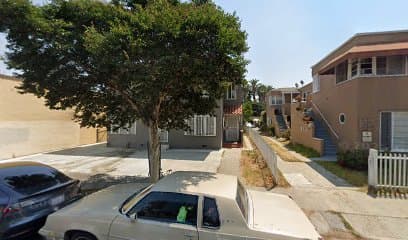 LA Hometown 민박, Bed & Breakfast in Koreatown