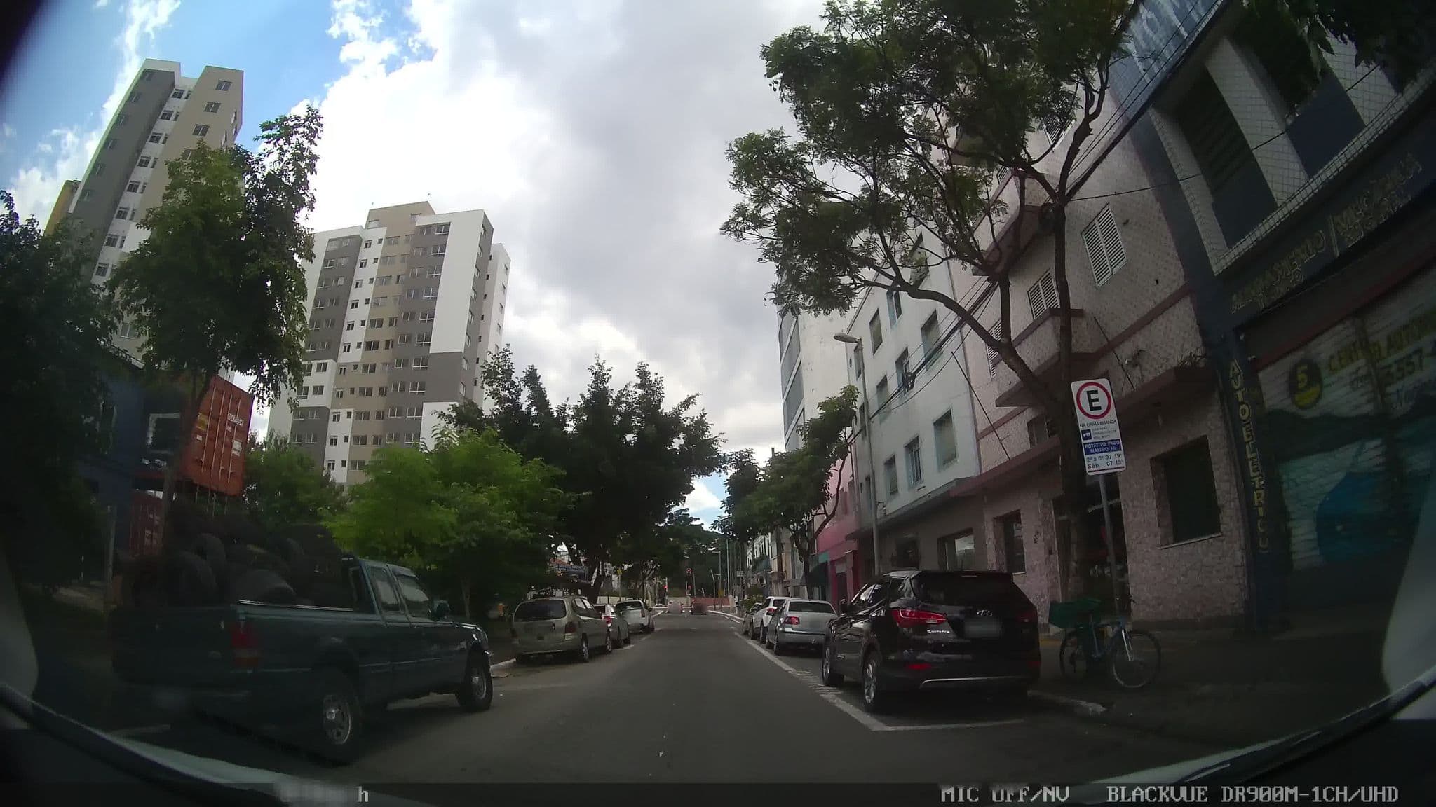 Street view near New Comercial Palace Hotel, Republica — © kaart_2 (CC BY-SA · Mapillary)