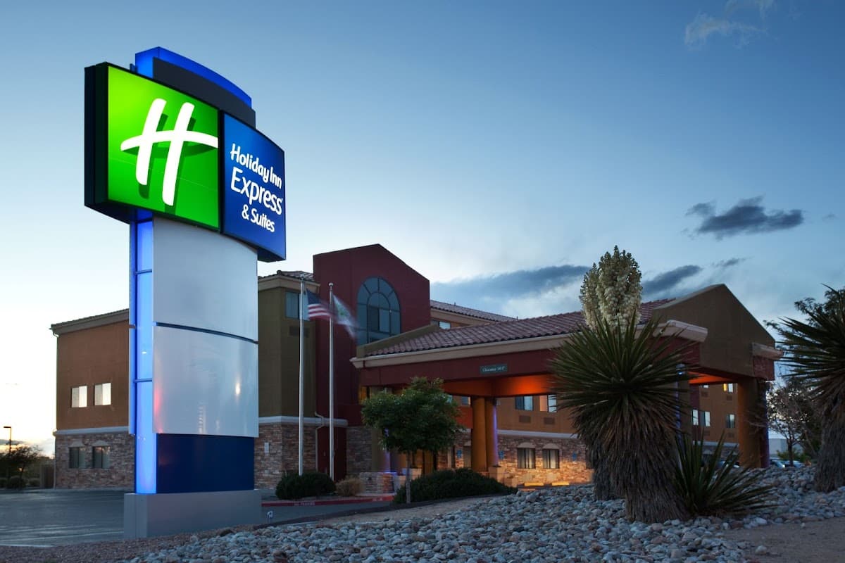 Holiday Inn Express & Suites Albuquerque-N. Balloon Fsta Park by IHG, Hotel in North Valley