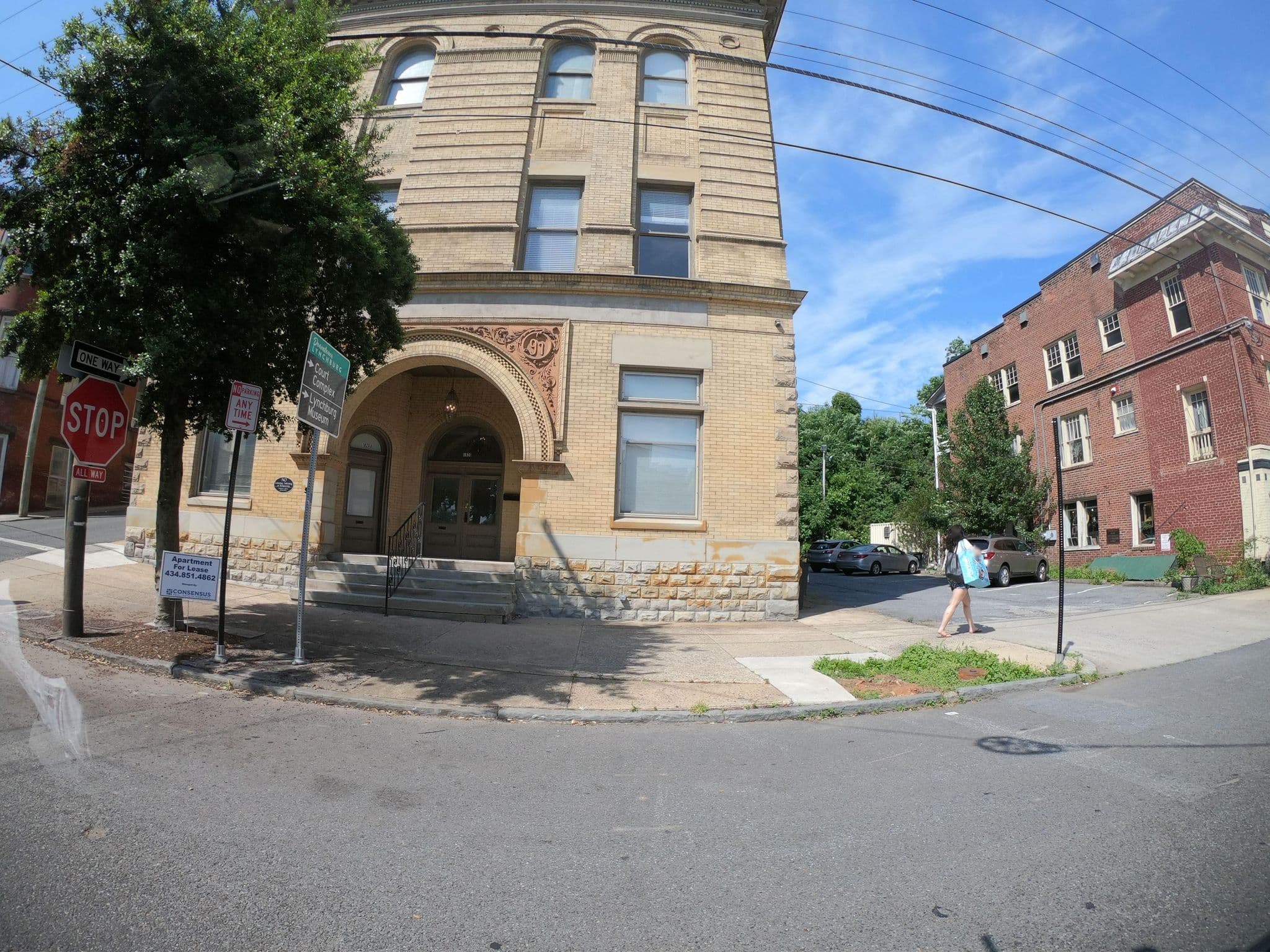 Street view near The Virginian Hotel, Lynchburg — © roadgeek_md99 (CC BY-SA · Mapillary)