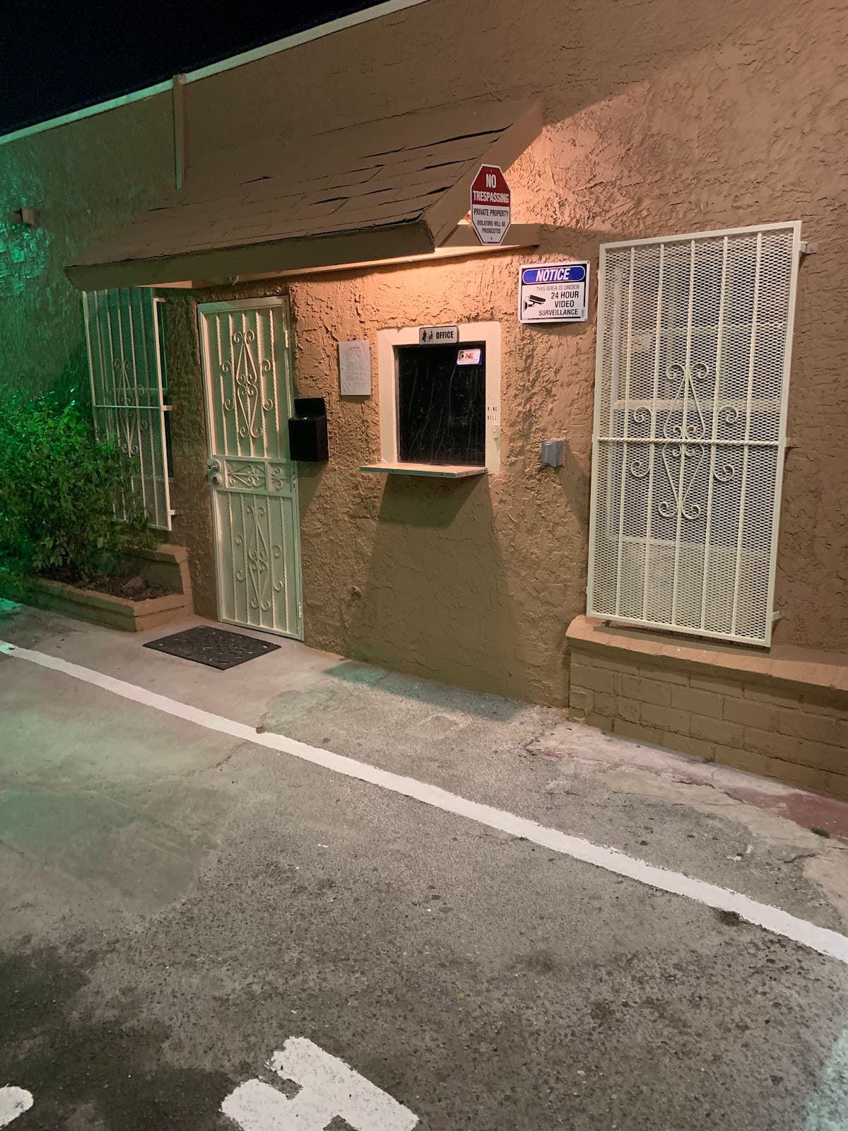 Crown Motel, Motel in Lynwood