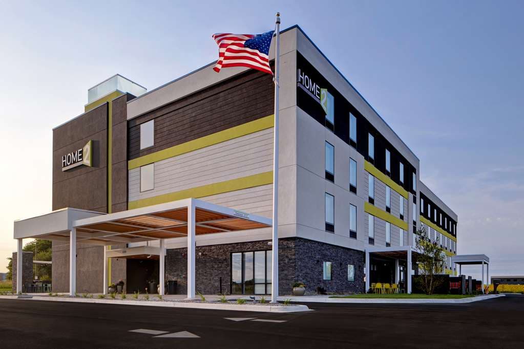 Home2 Suites by Hilton Loves Park Rockford, Hotel in Machesney Park