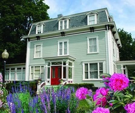 Silver Fountain Inn & Tea Parlor, Hotel in Madbury