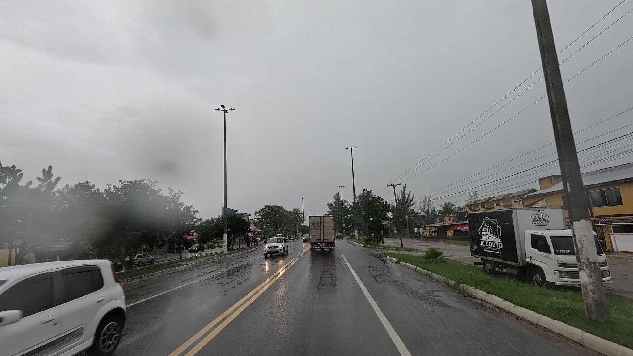 Street view near Pousada Beira Mar, Rio das Ostras — © MuitoAlemdasFronteiras (CC BY-SA · Mapillary)