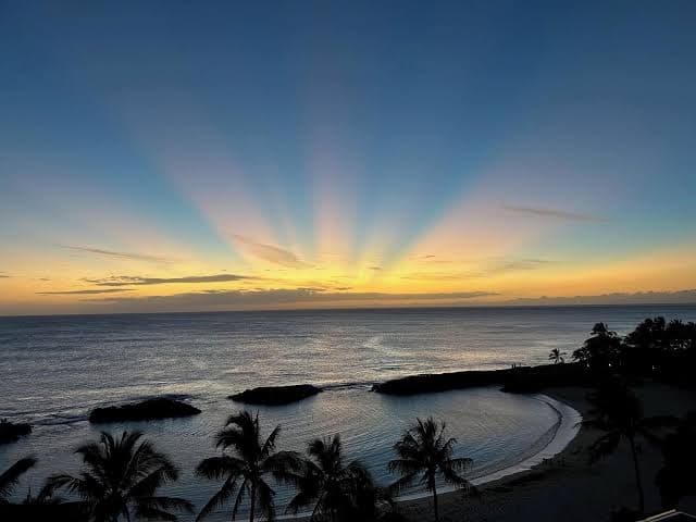 Ko Olina Beach Villas - Beachfront (Beach Tower 709), Holiday Home in Ko Olina