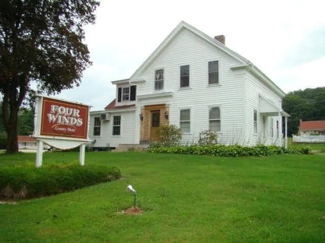 Four Winds Country Motel, Hotel in Manchester Center