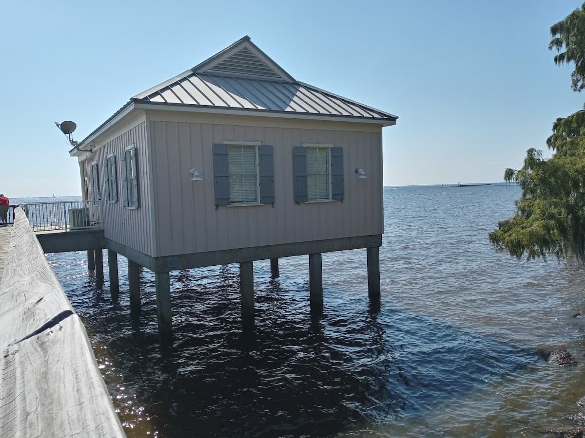 Fontainebleau Cabins, Hotel in Mandeville