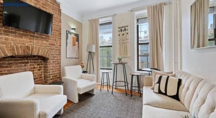 Upper West Side Furnished 1 Bedroom Apartment, June to Aug 90 days stay required - Entire Place, Hotel in Upper West Side