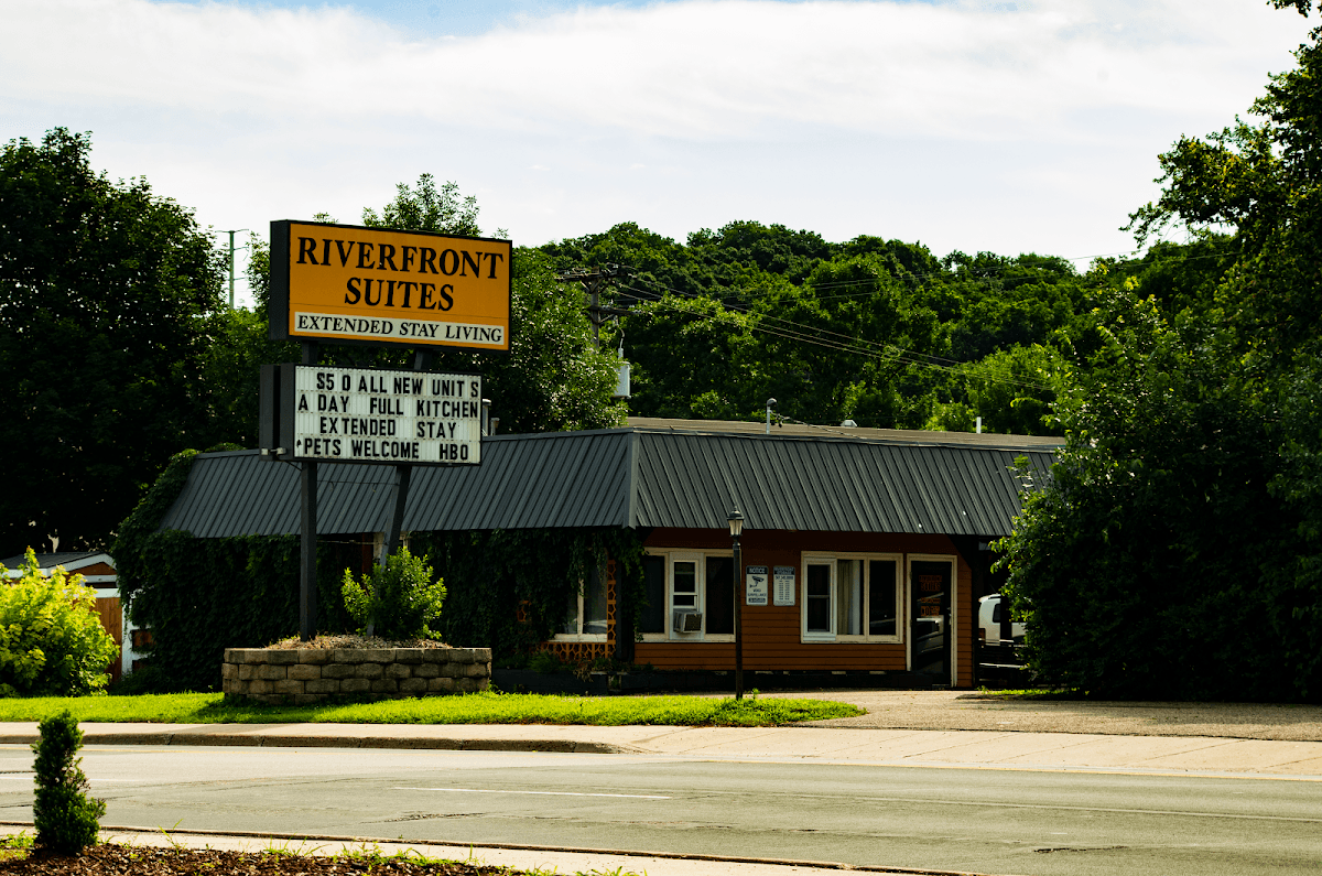 Riverfront Suites, Motel in Mankato