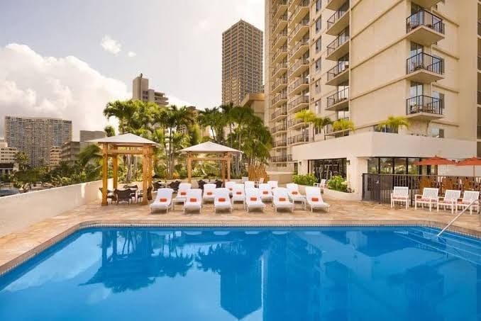 Cozy studio with FREE parking in Waikiki, Hotel in Waikīkī