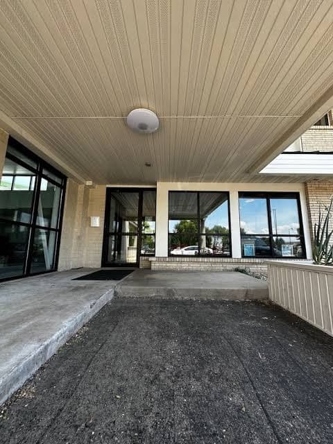 Valued Stay Aloha, Hotel in Maple Bluff