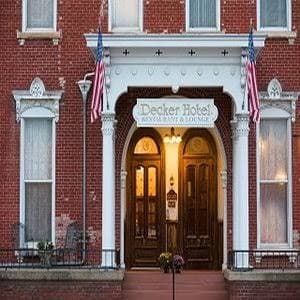 Decker Hotel & Bar, Hotel in Maquoketa