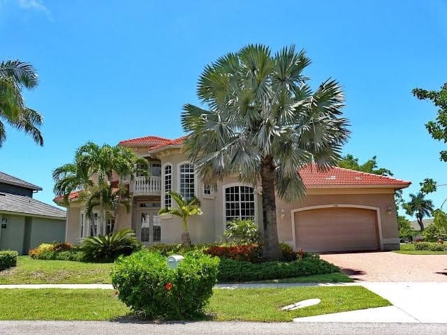 Welcome to Paradise, Marco Island Fla 34145 4 Bedrooms 4 Bath Sleeps 8, Hotel in Marco Island