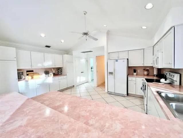 Waterfront House | Private Heated Pool &. Jacuzzi| 1 mile to beach| 5 Beds, Hotel in Marco Island