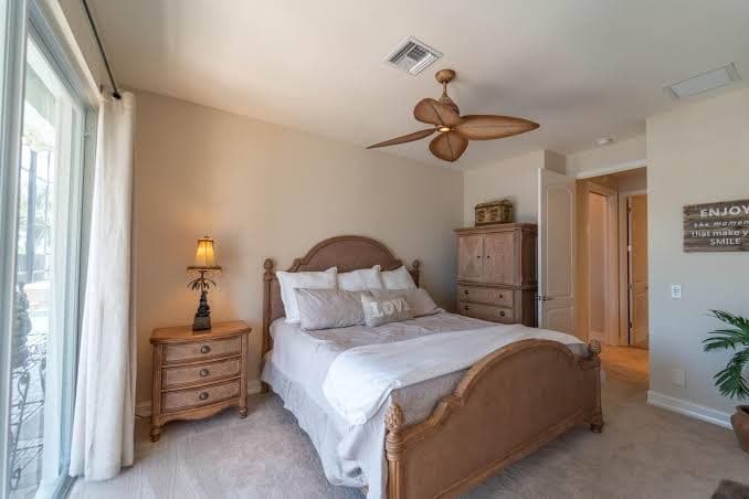 Luxurious Waterfront Home w/heated Pool Hot tub Min to Beach - Last Min Discount, Hotel in Marco Island