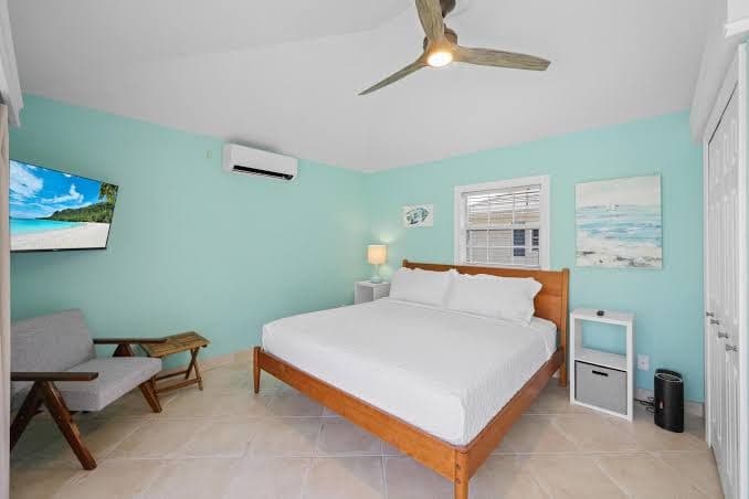 Private Home and Guesthouse With Courtyard, Pool and spa, Guesthouse in Marco Island