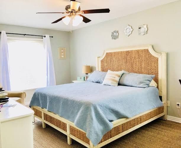 Breezy Ranch - screened in pool 2 miles from the beach!, Hotel in Marco Island