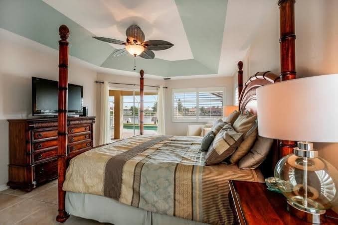 BE324 4 Bedroom Holiday Home by Marco Naples Vacation Homes, Holiday Home in Marco Island