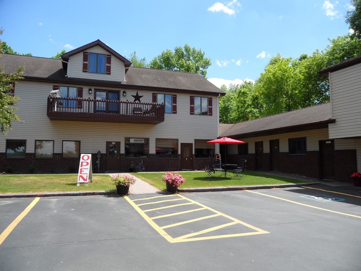 Blue Spruce Motel, Motel in Massena