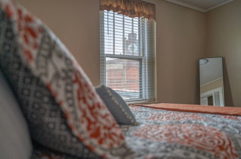 The Clocktower Suite by Rooms336, Hotel in Mayodan
