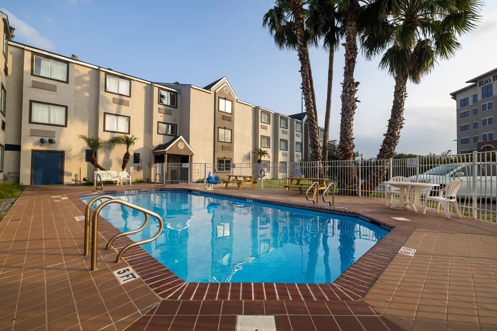 Motel 6 McAllen, TX - East, Hotel in McAllen