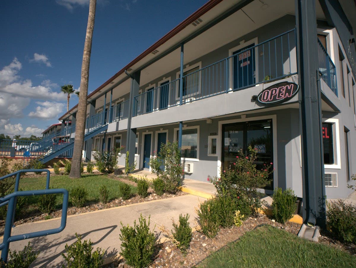 Deluxe Inn - Airport, Motel in McAllen