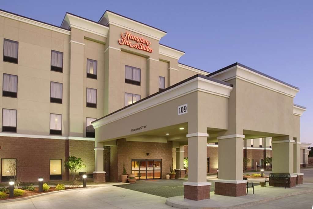 Hampton Inn & Suites McComb, Hotel in McComb