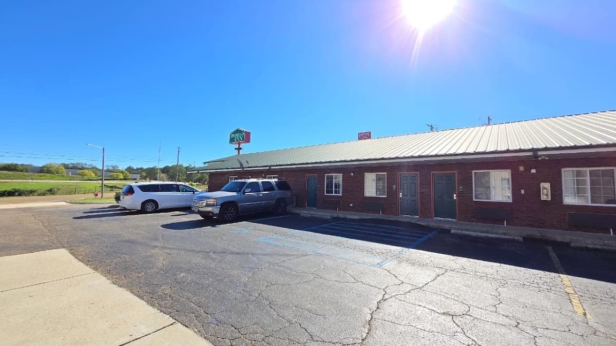 Deerfield Inn by OYO McComb I-55, Motel in McComb