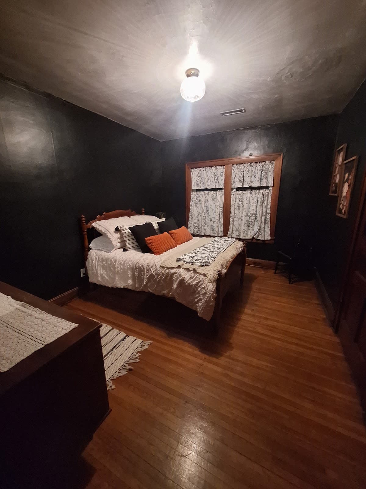 The Flats on Main, Hotel in McConnelsville