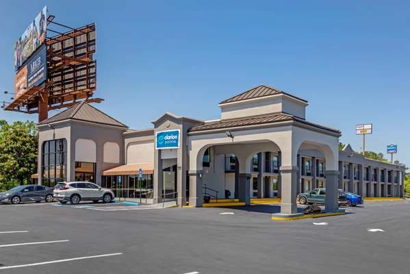 Clarion Pointe McDonough, Hotel in McDonough