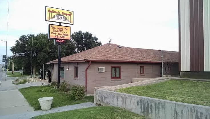 Dalton's Bedpost Motel, Motel in Meade