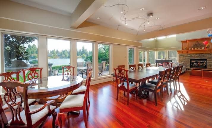 Spacious 6-bedroom Luxury House with Lake Access Lynnwood, Washington, Holiday Home in Picnic Point-North Lynnwood
