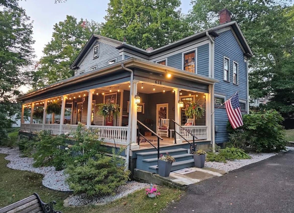 Highland Guesthouse, Bed & Breakfast in Meadville