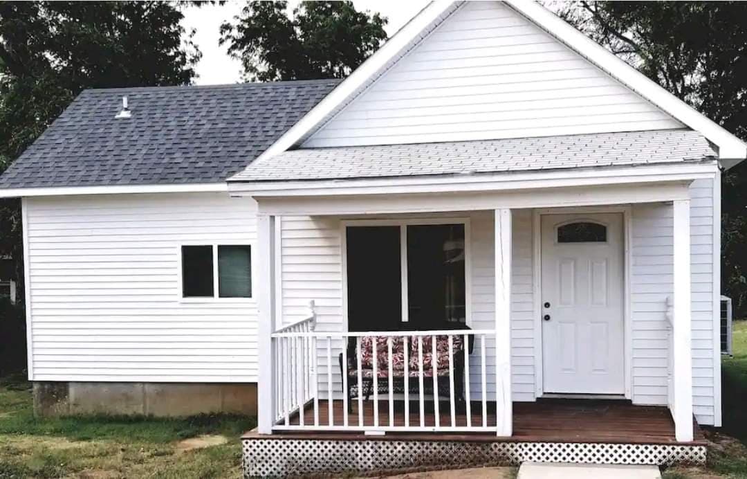 Swin Housing, Hotel in Medicine Lodge
