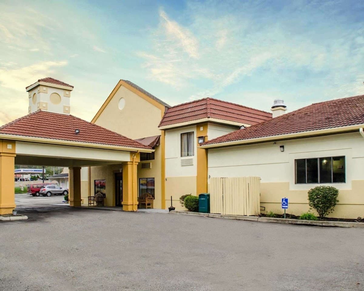 Quality Inn & Suites Medina- Akron West, Hotel in Medina