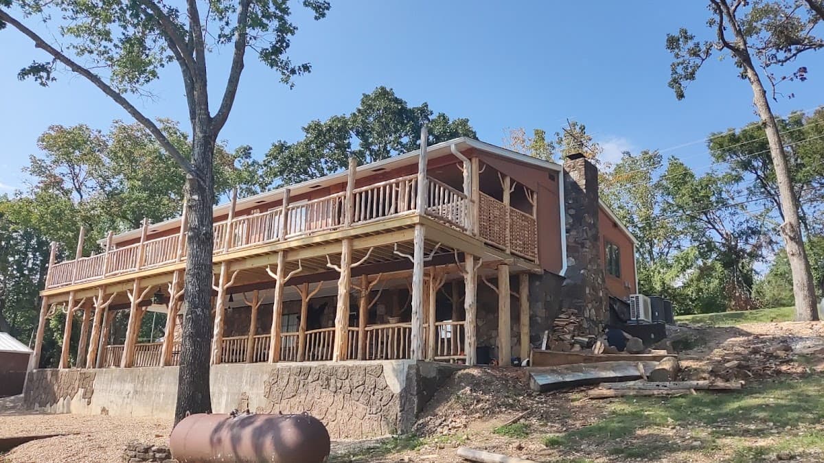 Cedar House, Hotel in Merriam Woods
