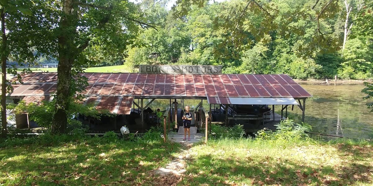 Pipers Lakeshore Resort, Resort in Merriam Woods