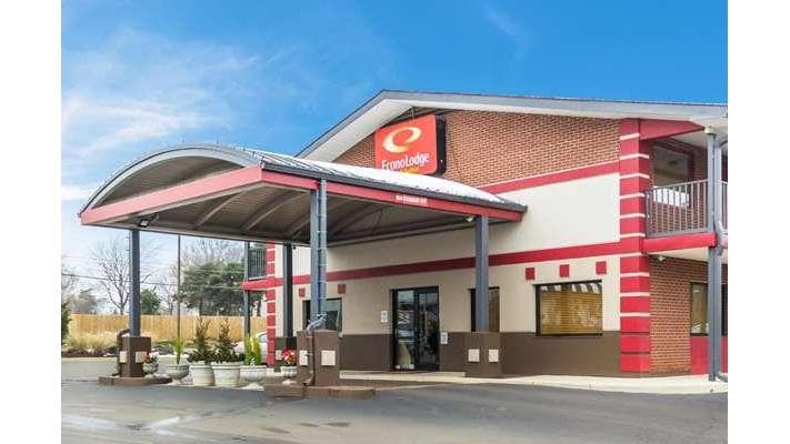 Econo Lodge Inn & Suites I-35 at Shawnee Mission, Hotel in Merriam