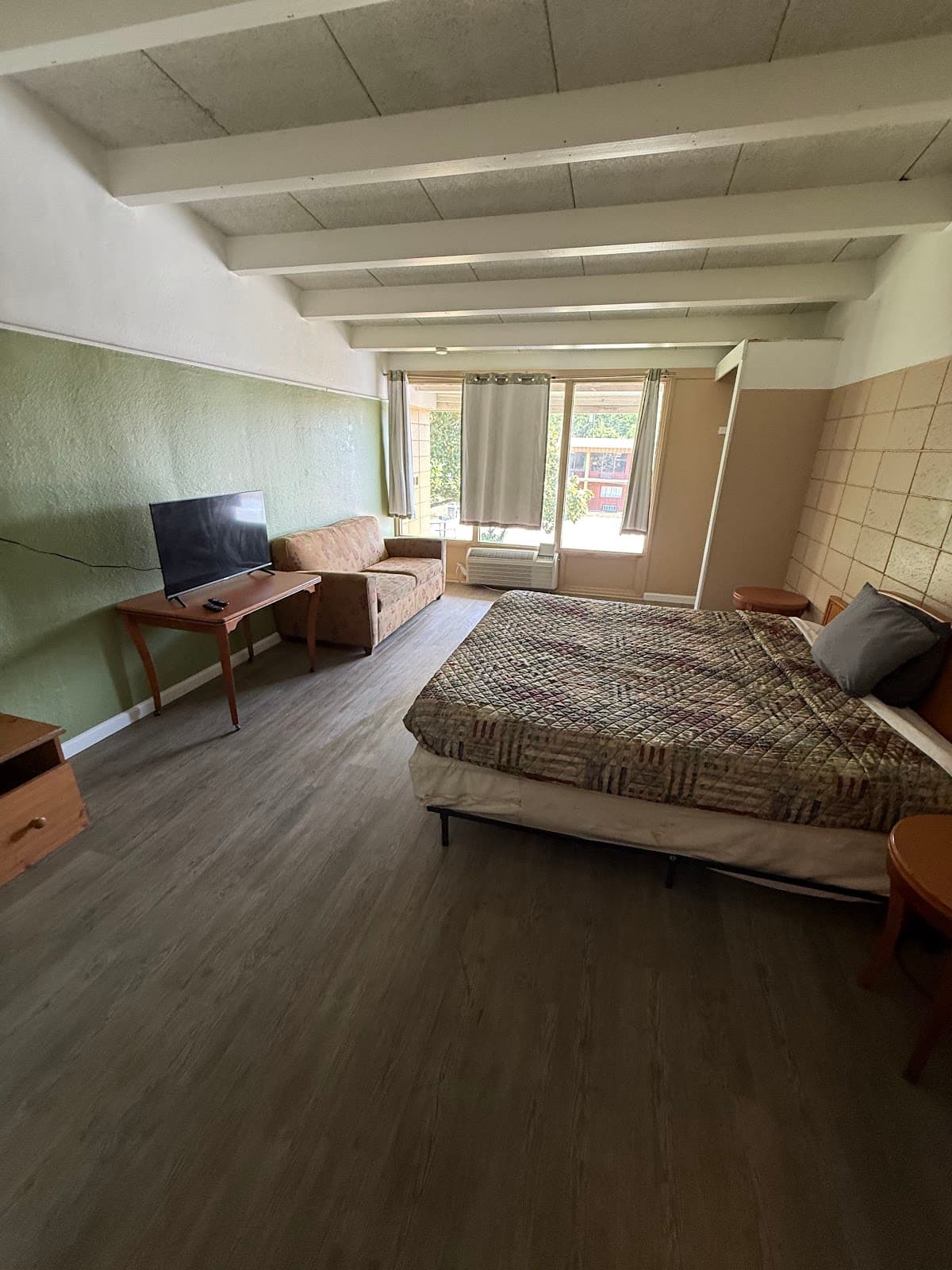 Crown Extended Stay, Aparthotel in Merrydale