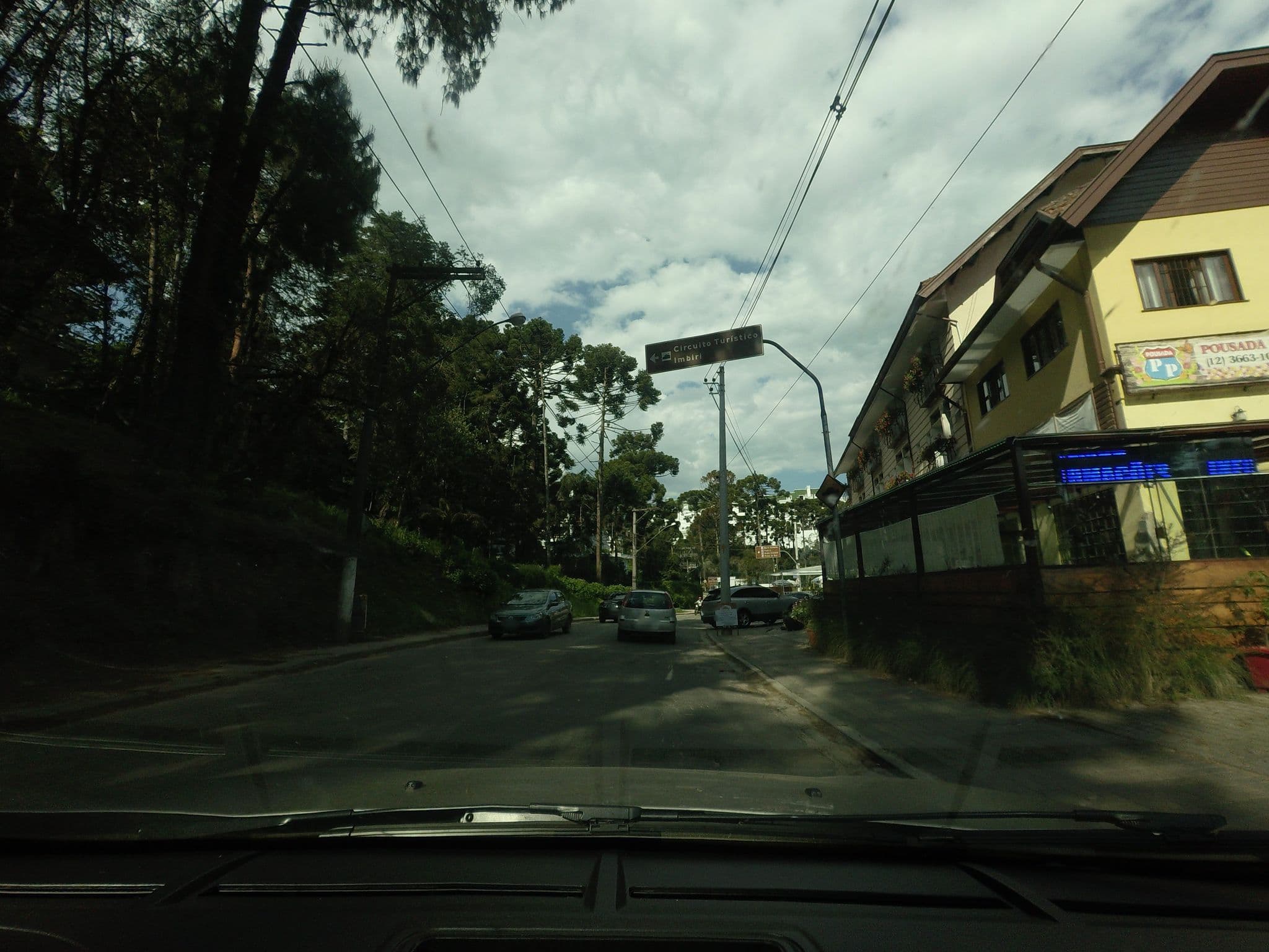 Street view near Pousada Primavera, Campos do Jordão — © andersoal (CC BY-SA · Mapillary)