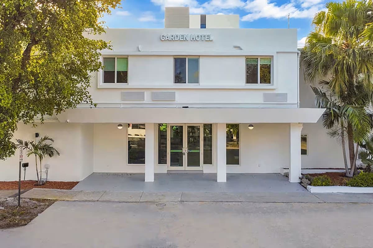 Atrium Hotel, Trademark Collection by Wyndham, Hotel in Miami Springs