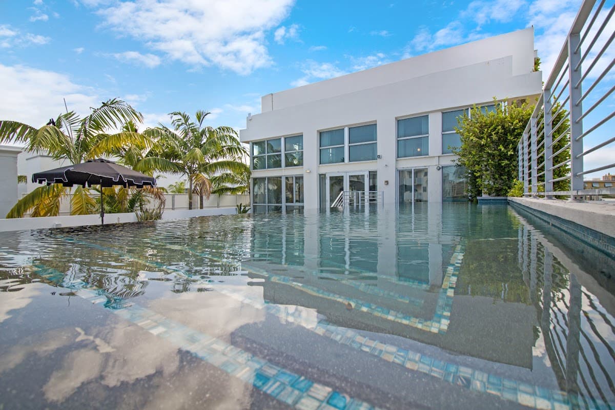 Roami, Hotel in El Portal
