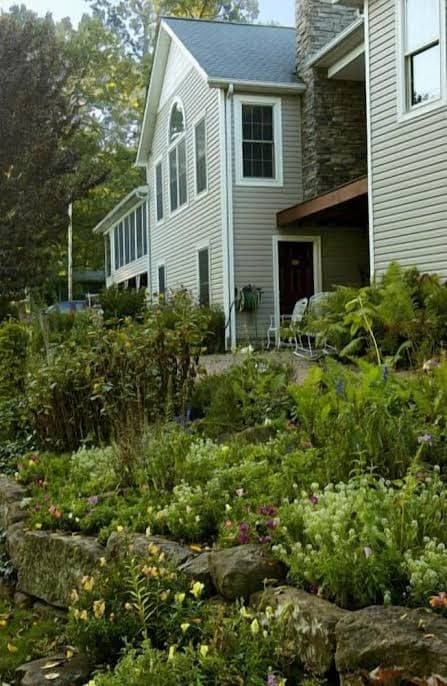 Garden Gate Get-A-Way Bed & Breakfast, Bed & Breakfast in Millersburg