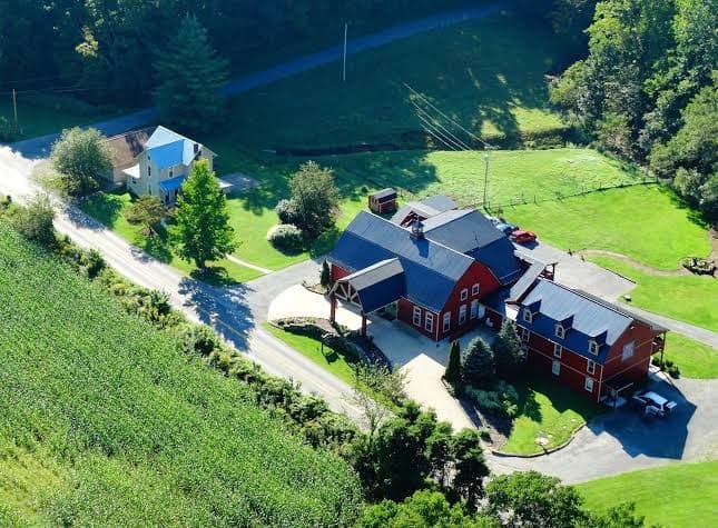 The Barn Inn Bed and Breakfast, Bed & Breakfast in Millersburg