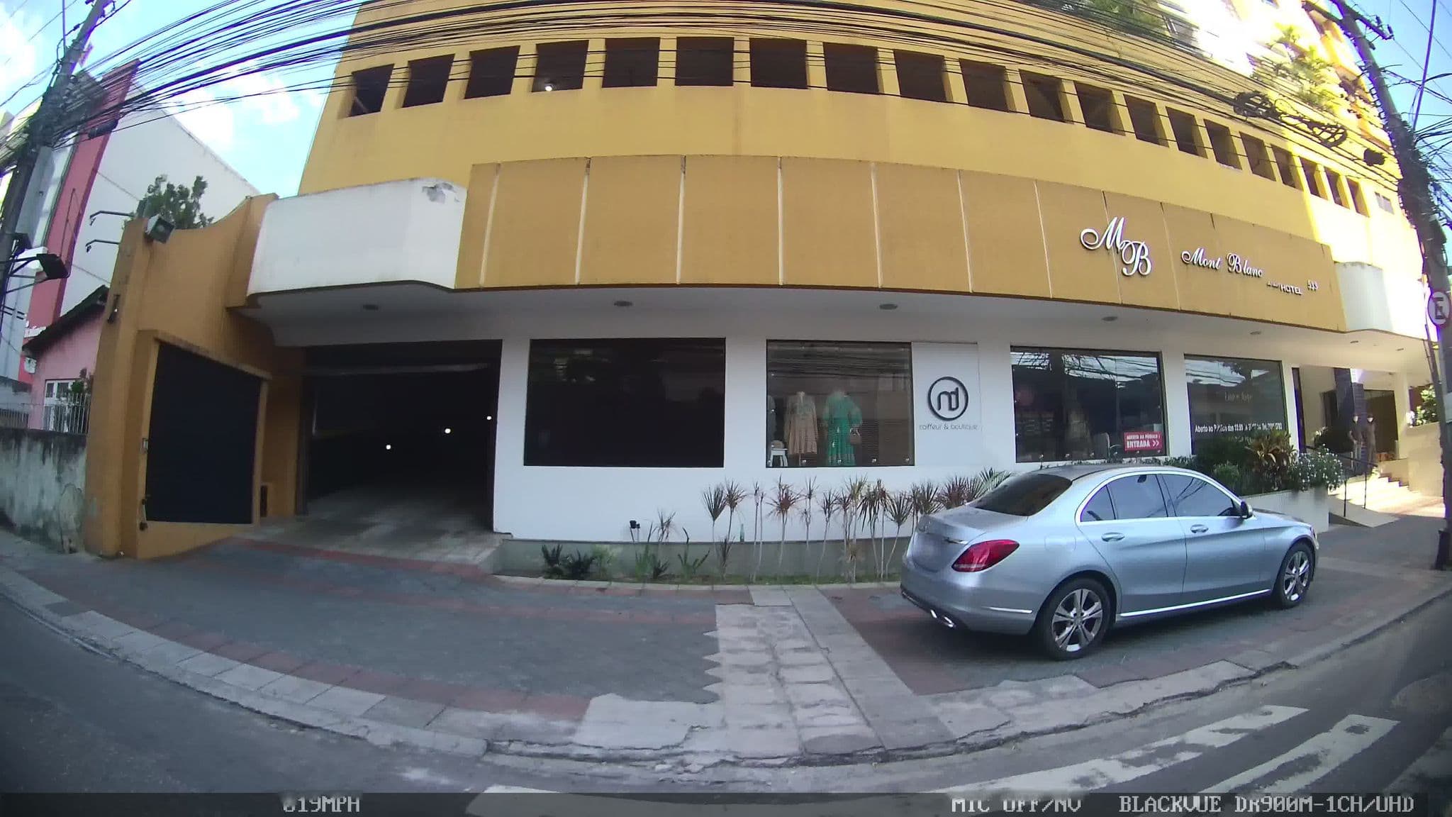 Street view near Mont Blanc Apart Hotel, Nova Iguaçu — © kaart_1 (CC BY-SA · Mapillary)