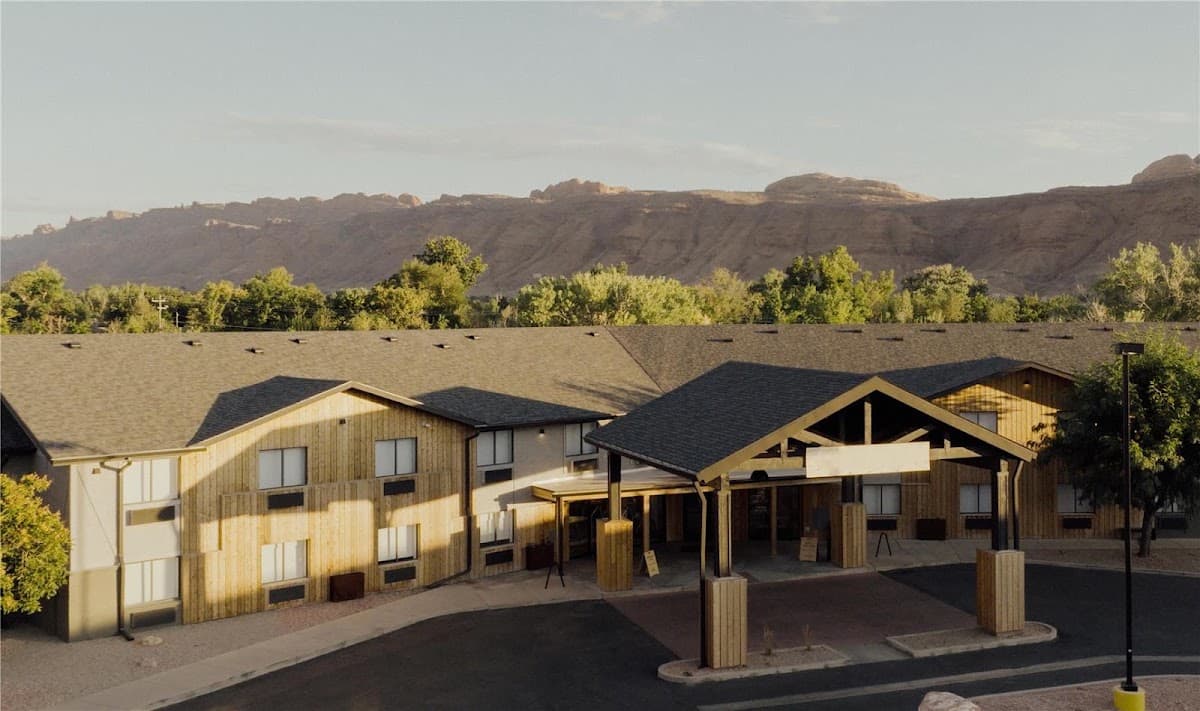 Slackline Moab, Outset Collection by Hilton, Hotel in Moab