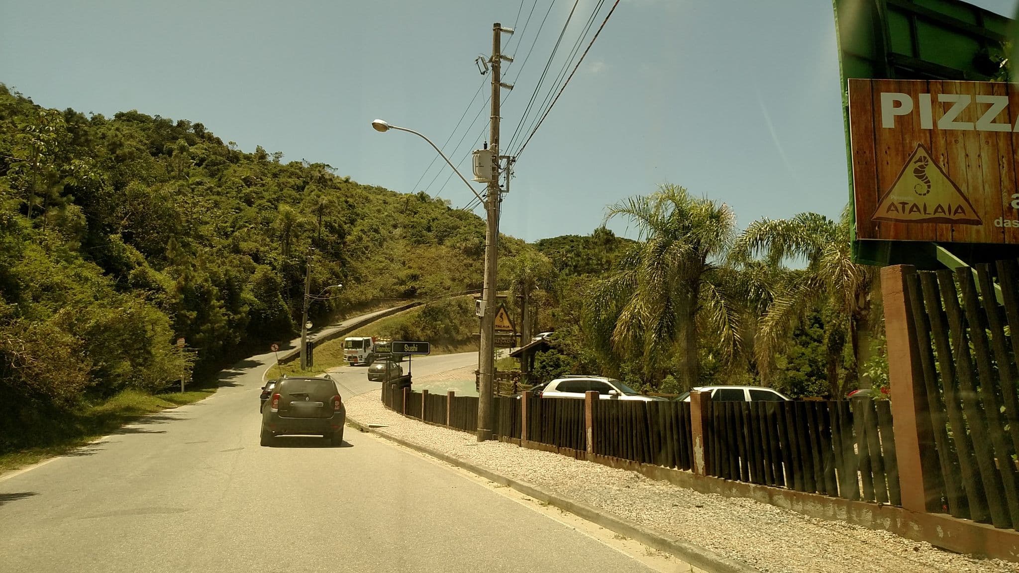 Street view near Pousada Atalaia, Bombinhas — © poeiradasestrelas (CC BY-SA · Mapillary)