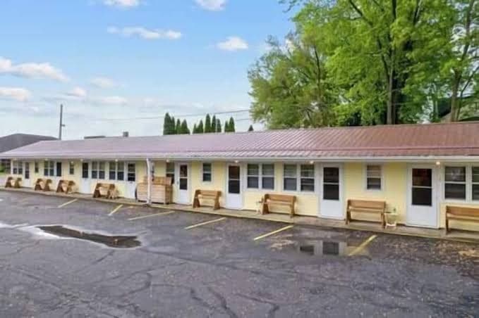 Room 5, Kozy Rest Motel, Motel in Montello