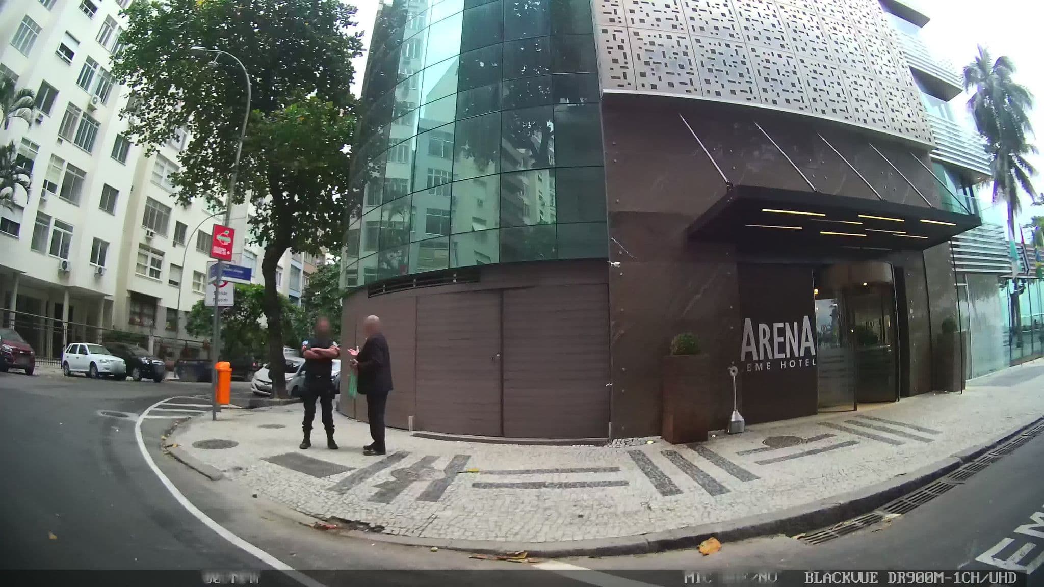 Street view near Arena Leme Hotel, Copacabana — © kaart_1 (CC BY-SA · Mapillary)